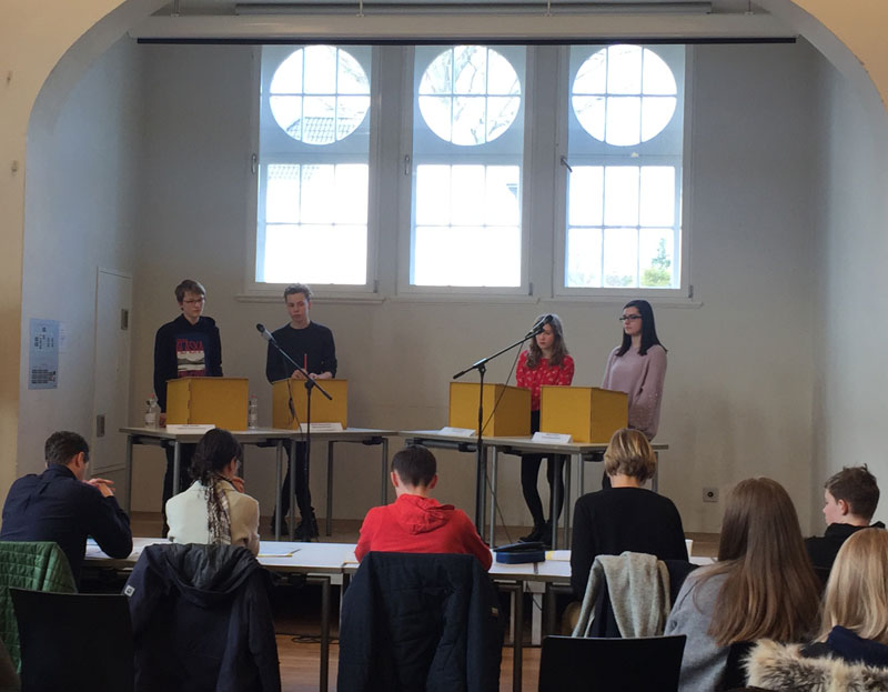800 jugend debattiert